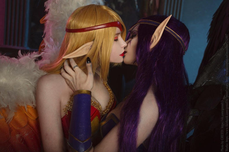 Angela And Marylin In Cosplay Lesbian Fun Warcraft Fantasy World Uflash 1